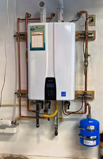 https://osborneparkhotwater.com.au/uploads/2025/06/hot-water-33549.jpg
